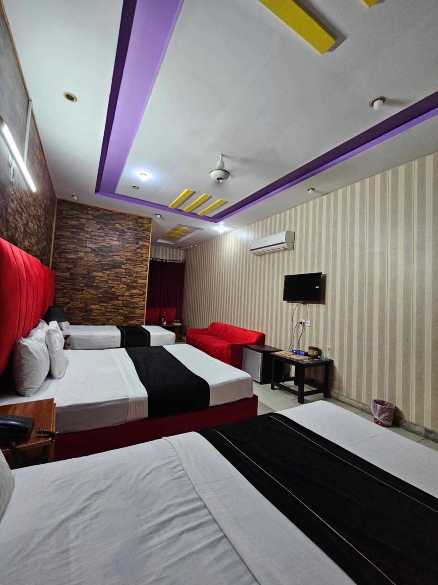 Hotel Tulip Inn, Gulberg Lahor Szoba fotó
