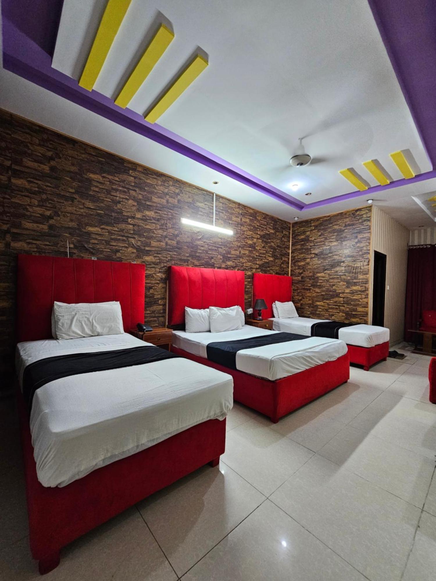 Hotel Tulip Inn, Gulberg Lahor Szoba fotó
