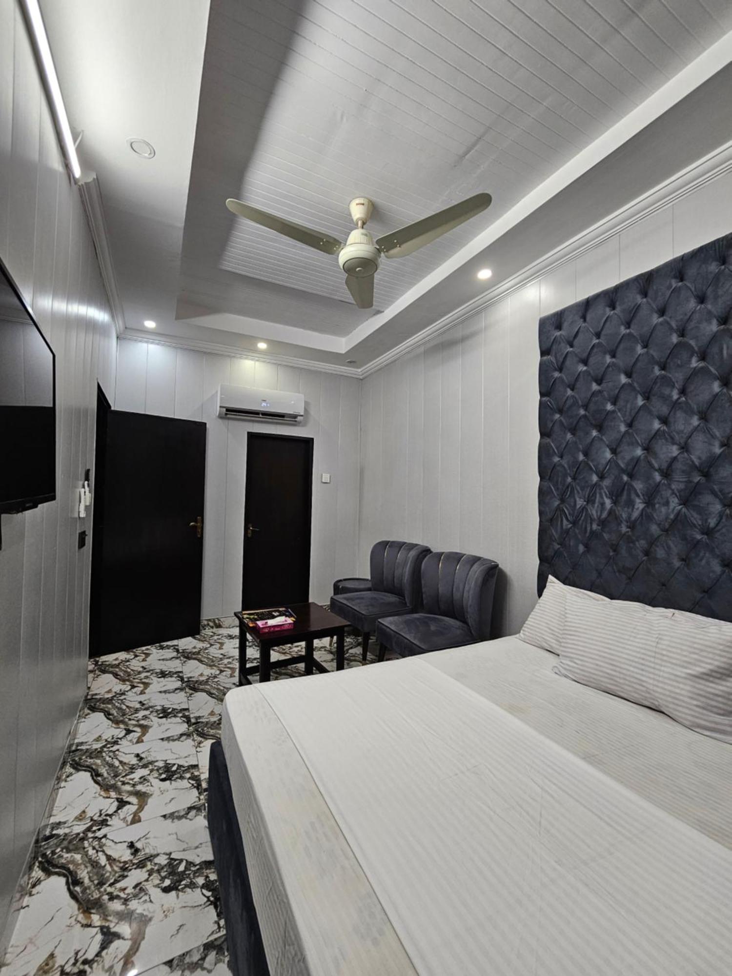 Hotel Tulip Inn, Gulberg Lahor Kültér fotó