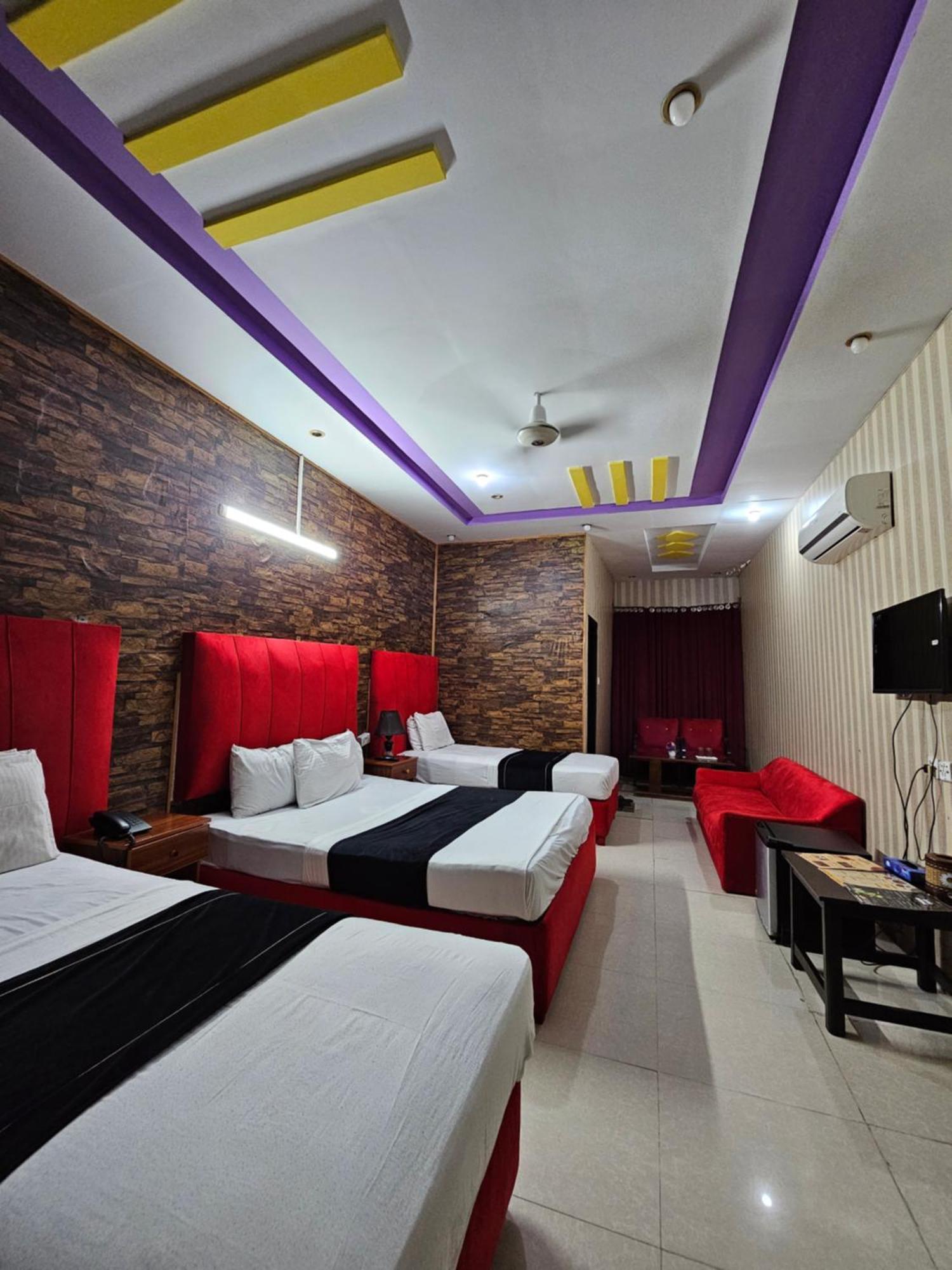 Hotel Tulip Inn, Gulberg Lahor Kültér fotó