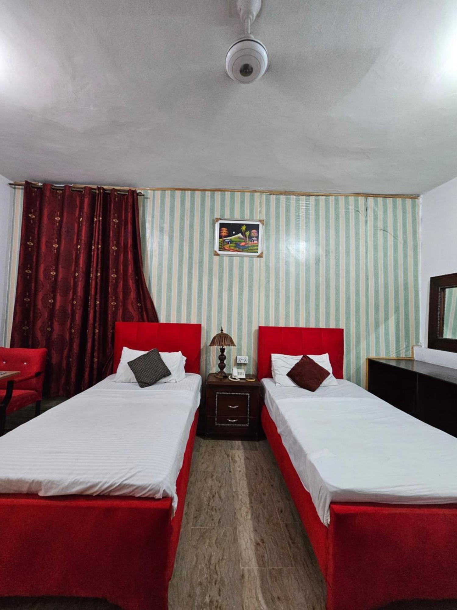 Hotel Tulip Inn, Gulberg Lahor Kültér fotó