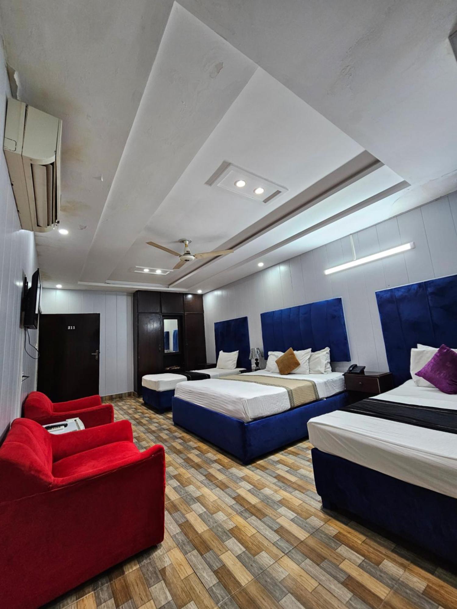 Hotel Tulip Inn, Gulberg Lahor Kültér fotó