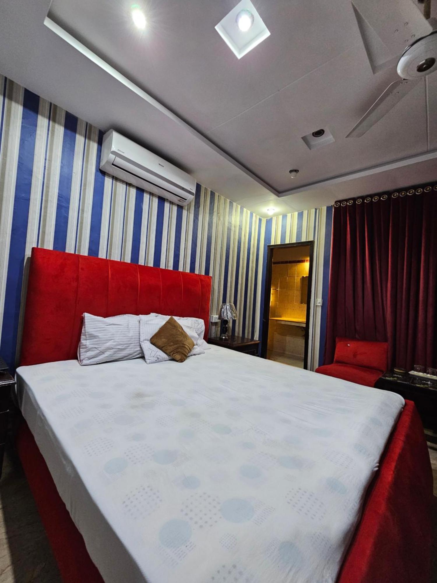Hotel Tulip Inn, Gulberg Lahor Kültér fotó