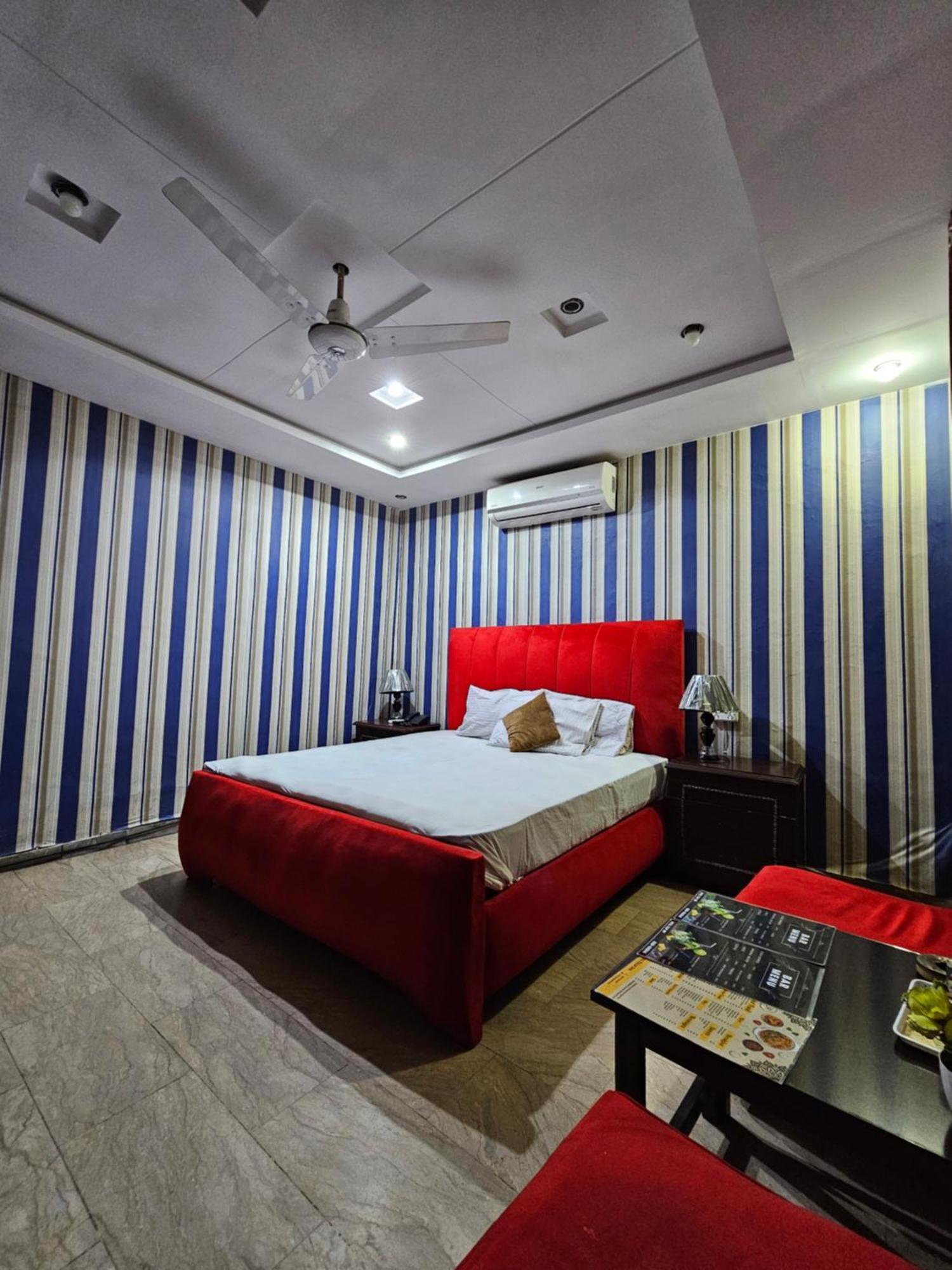 Hotel Tulip Inn, Gulberg Lahor Kültér fotó