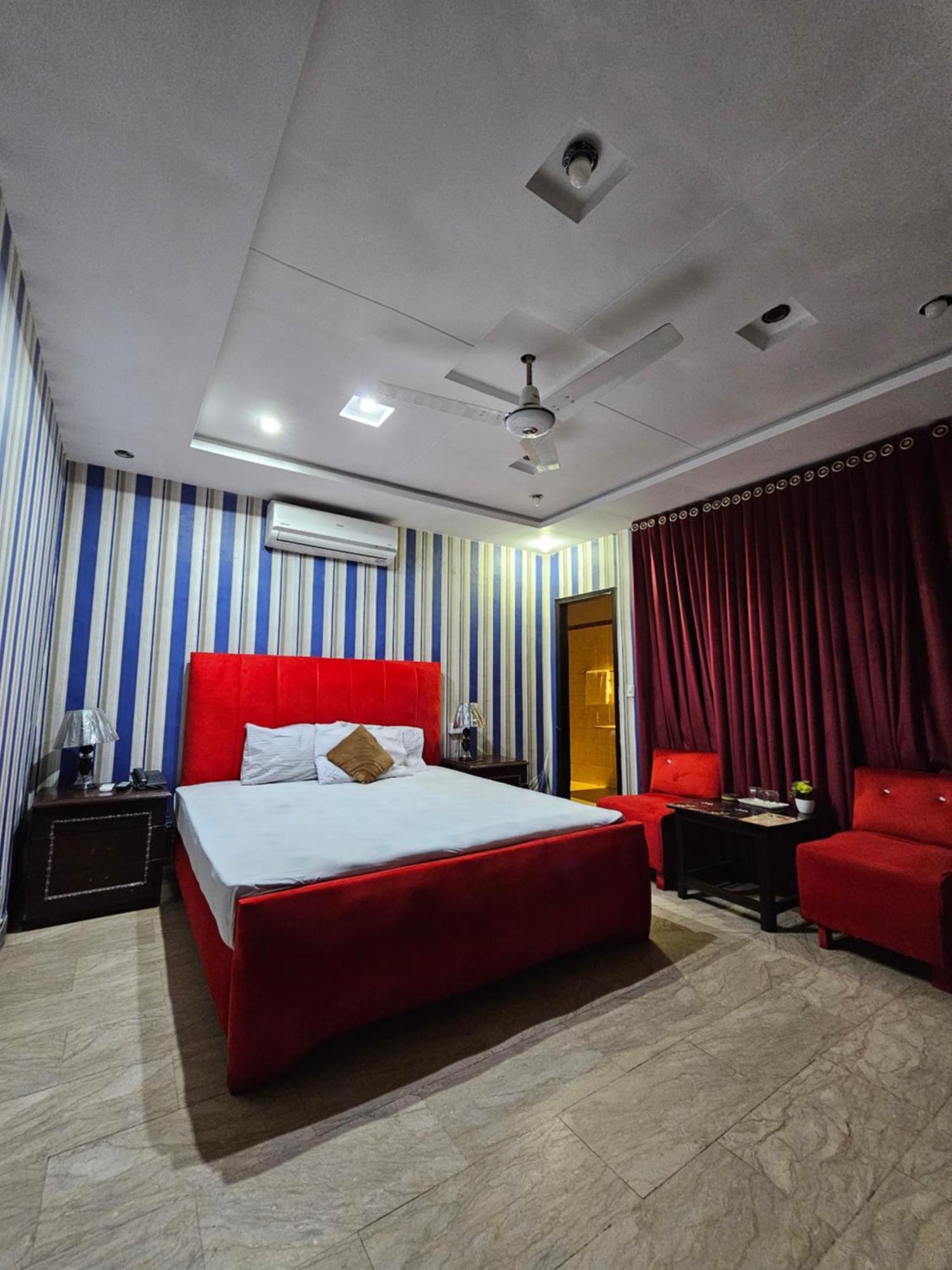 Hotel Tulip Inn, Gulberg Lahor Kültér fotó