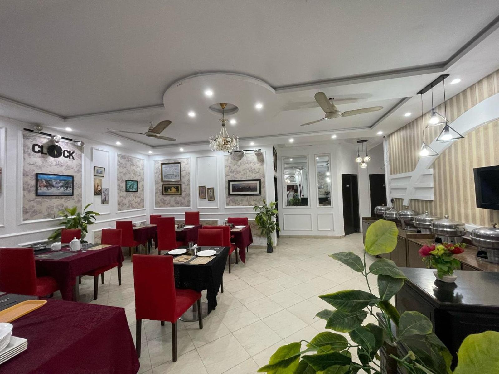 Hotel Tulip Inn, Gulberg Lahor Kültér fotó