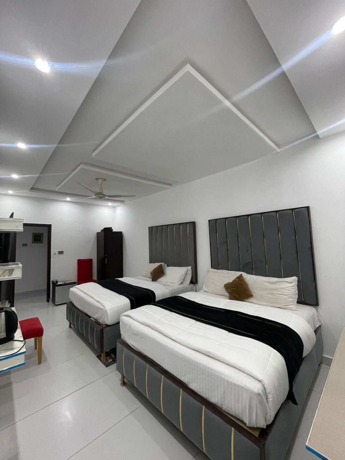 Hotel Tulip Inn, Gulberg Lahor Kültér fotó