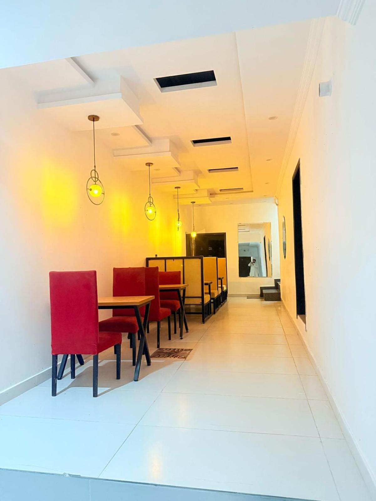Hotel Tulip Inn, Gulberg Lahor Kültér fotó