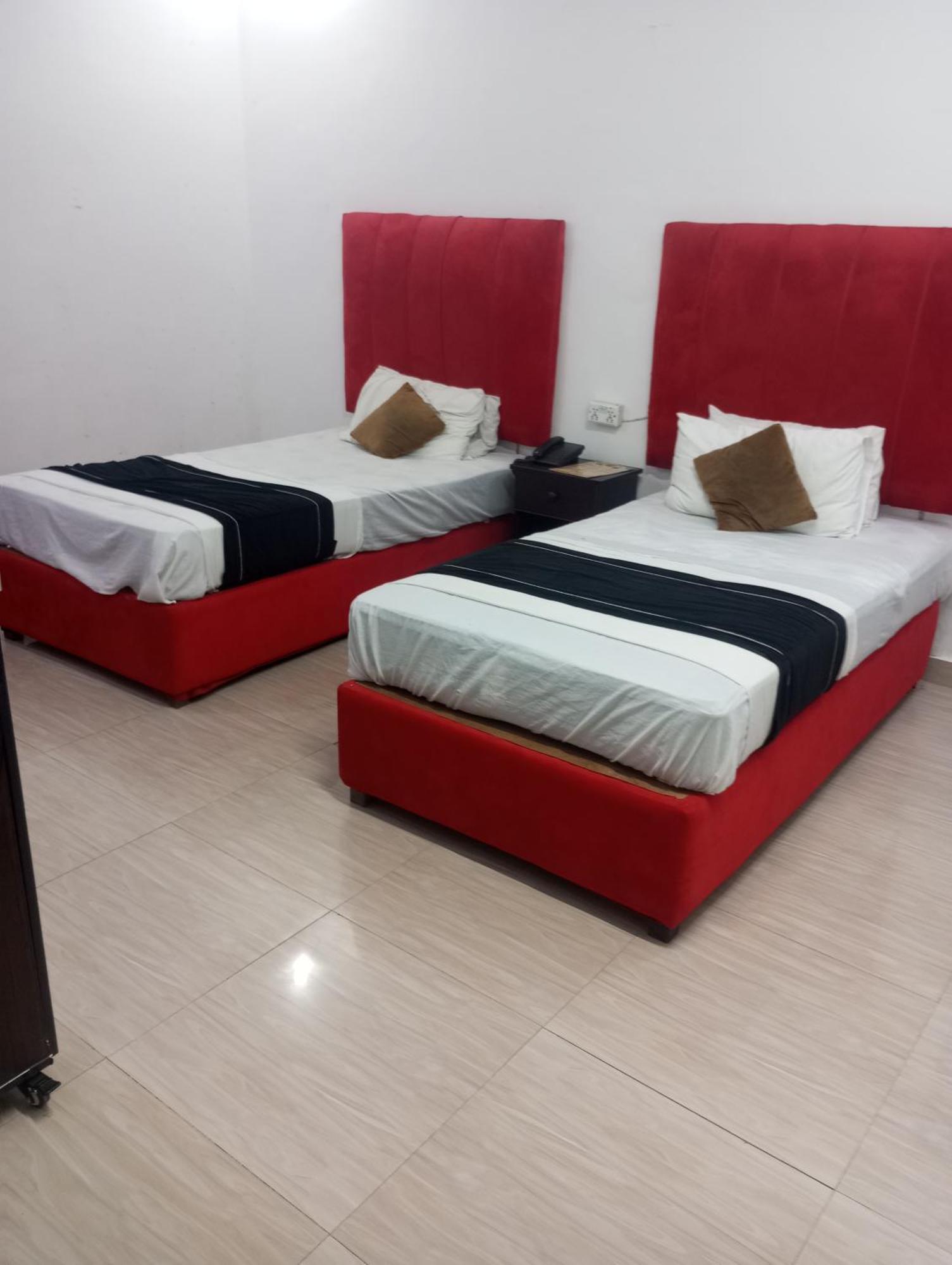 Hotel Tulip Inn, Gulberg Lahor Kültér fotó